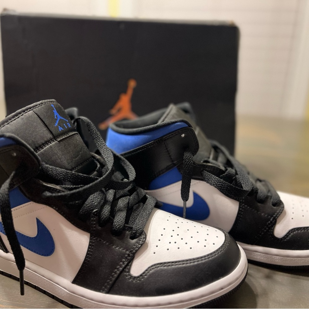 Nike Air Jordan 1 Retro Mid